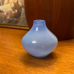 Super Cute blue bud vase